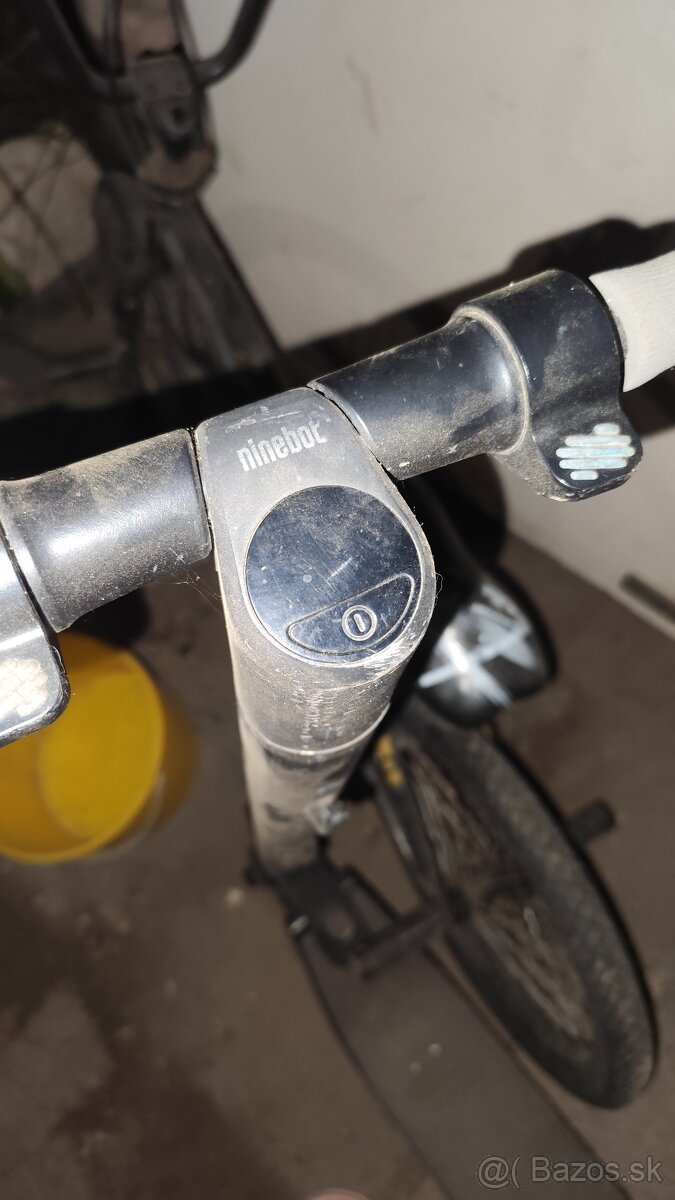 Elektrická kolobežka Ninebot