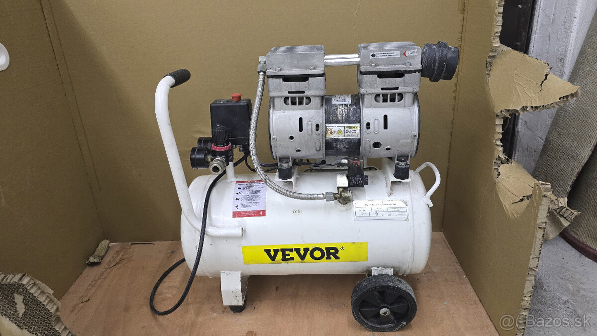 bezolejový kompresor 25l 230V 8BAR tichý