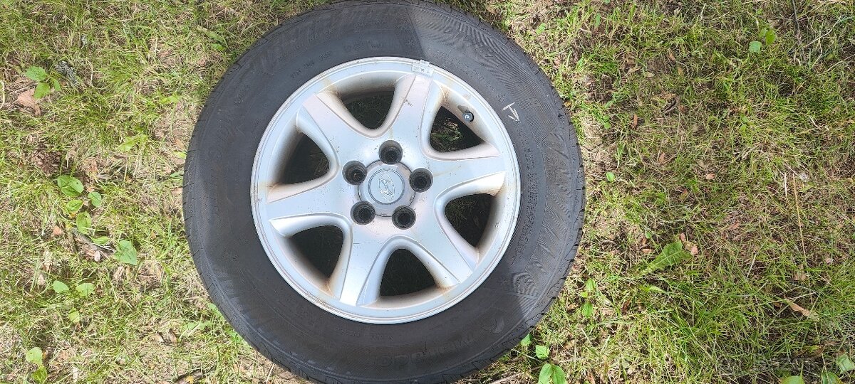 Hyundai 215/65 R16