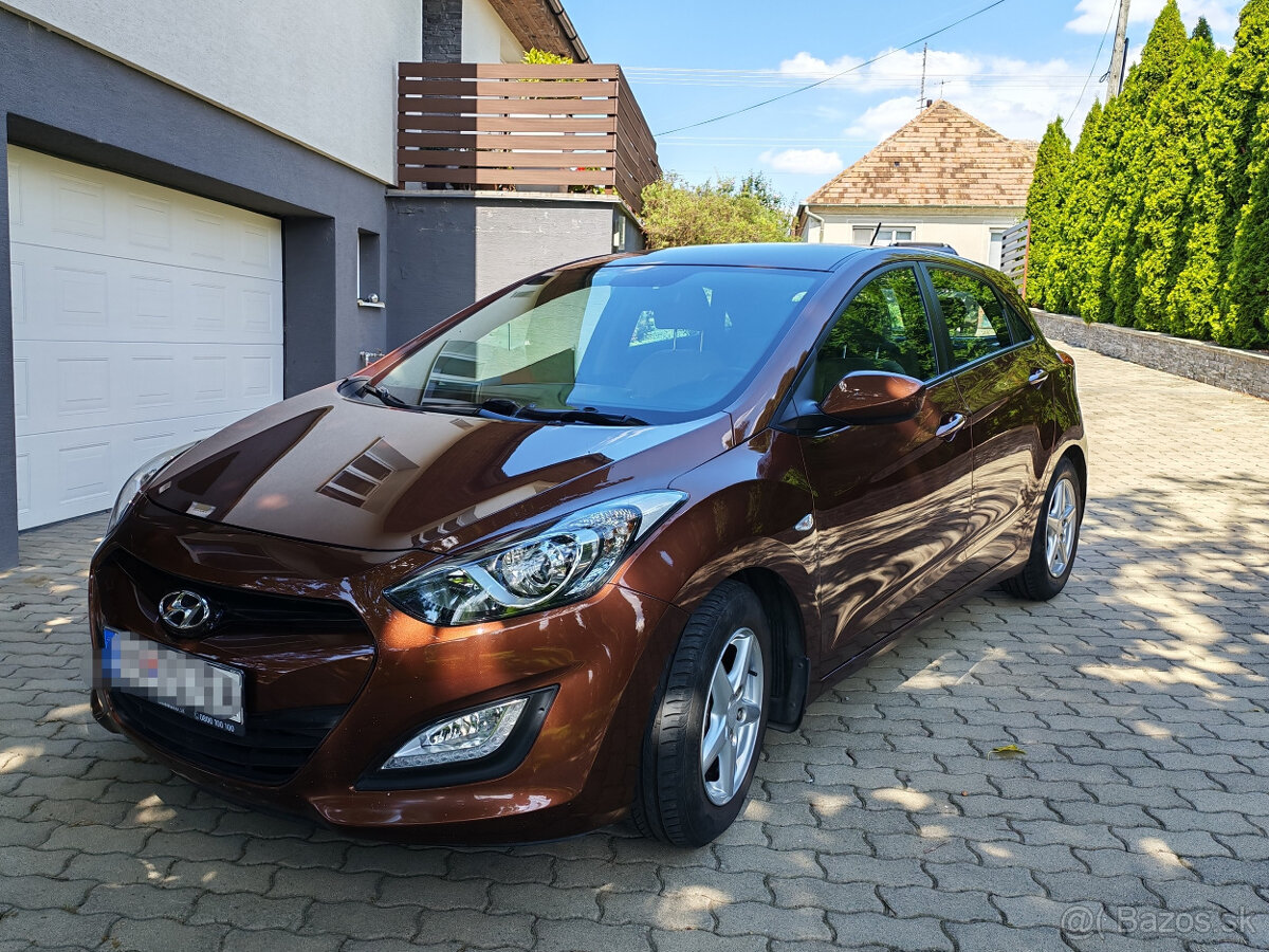 Hyundai i30 1.4i MPI , 73 kW, 115.700 km