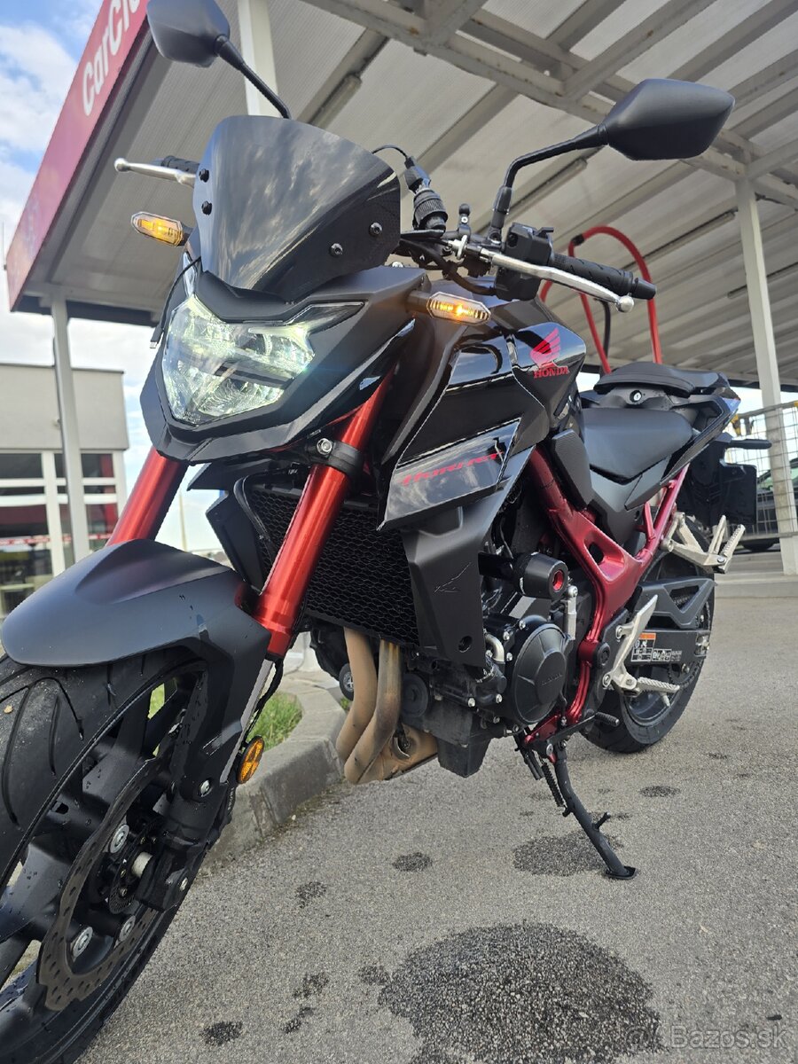 Honda hornet 750, rok 2024