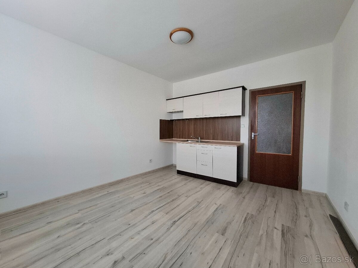 Garsónka s murovaným jadrom, Prievidza - Energetikov