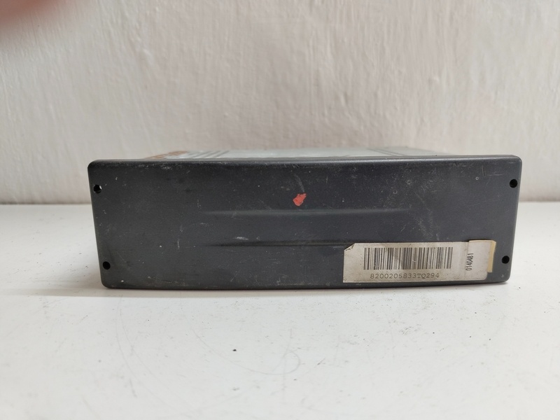 Rádio CD tuner Renault 8200205833 RENRAT120-52 30€