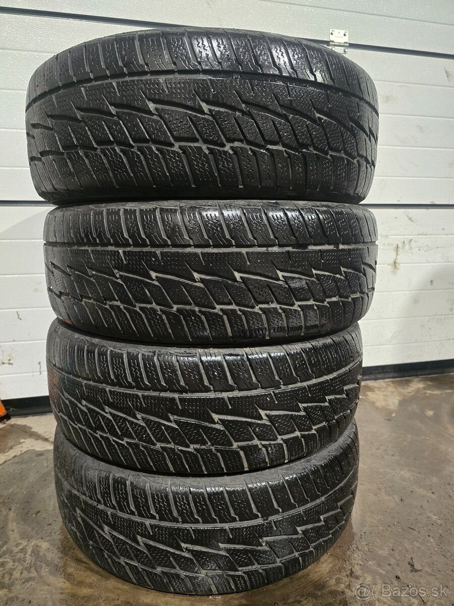 Zimné Pneu Nokian WRD4 215/60 R16