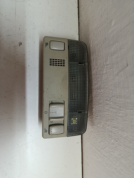 stropne svetlo vw skoda 3b0947105c 30€