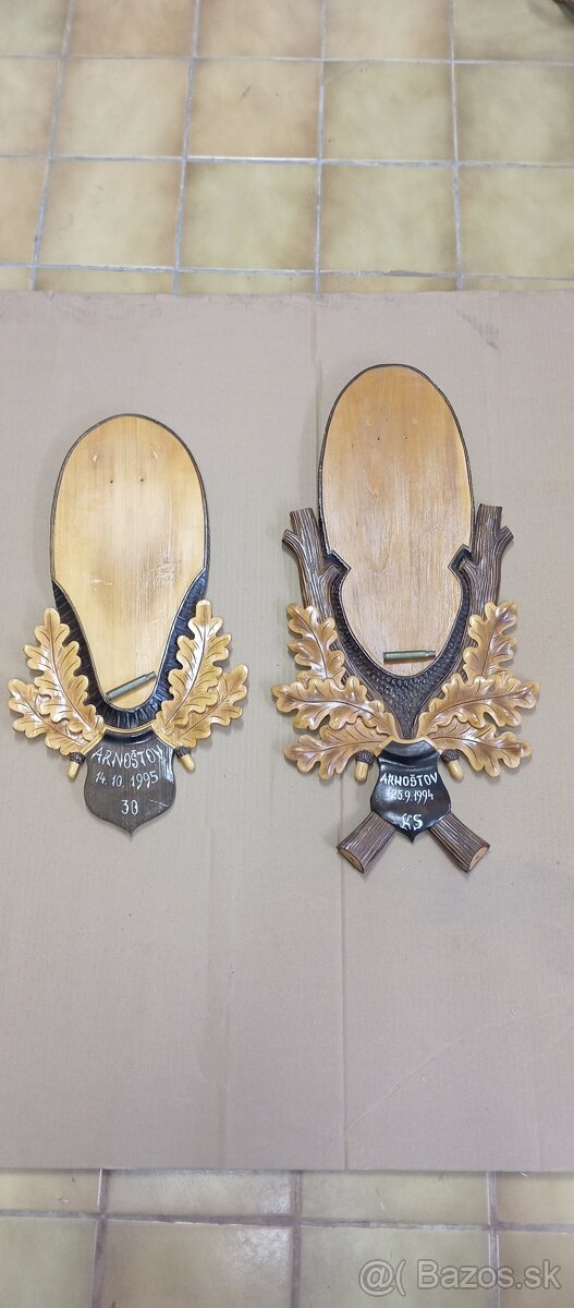 Podložky pod trofeje,parohy,polovníctvo.