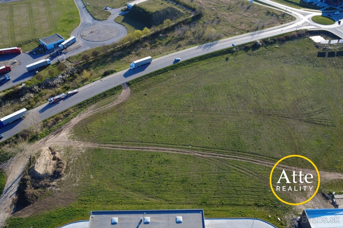 Predám 3.665m2 komerčný stavebný pozemok na obchvate