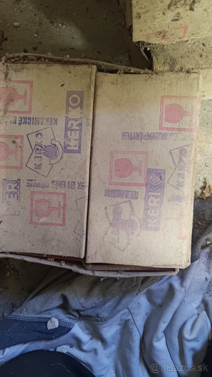 Stara komunisticka dlazba