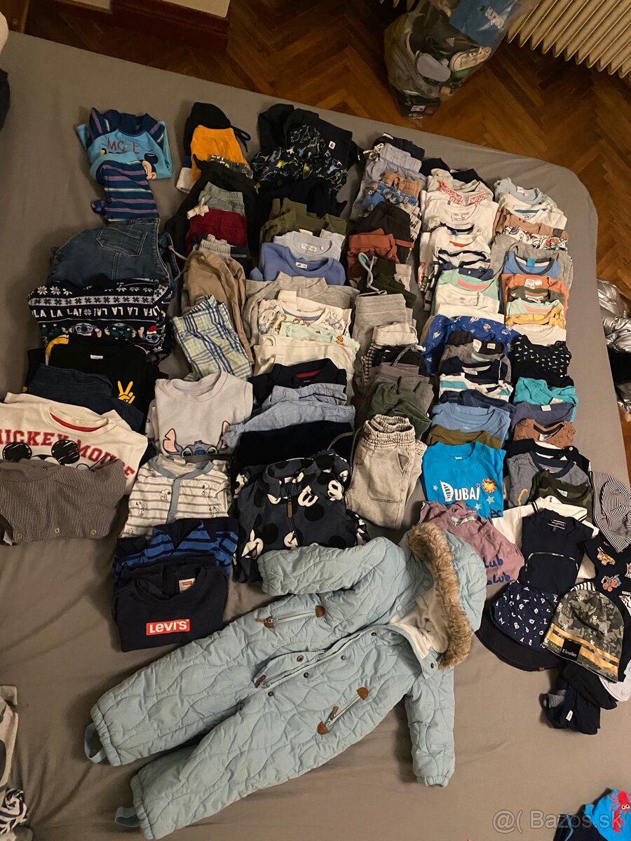 Mix oblečenia. Veľkosť 92