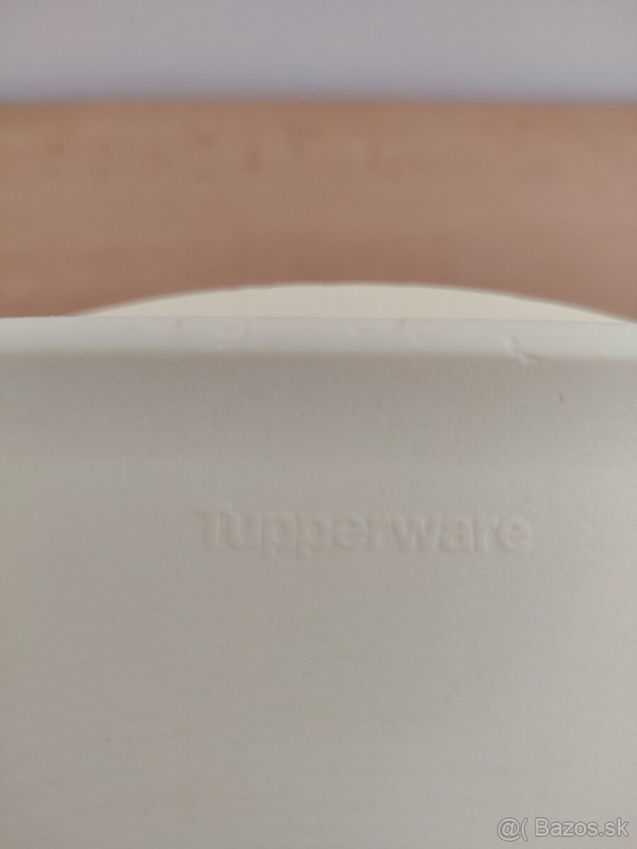 Tupperware chlebník