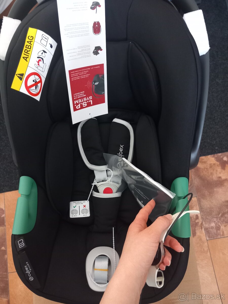 Nepoužitá úplne nová Cybex Autosedačka + základňa