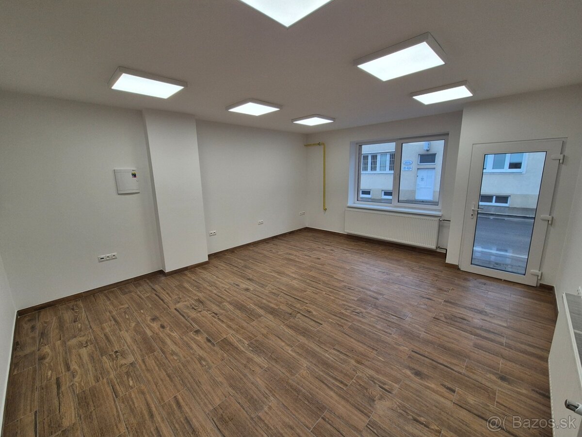 Obchodné priestory / 48m2 / - Bytča