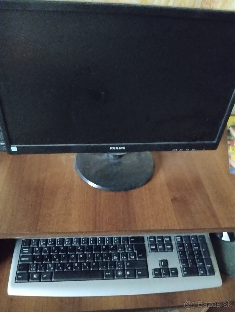 Komplet stolový počítač