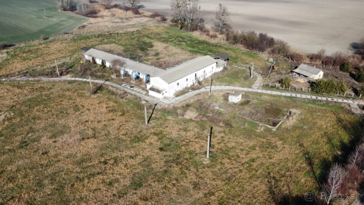Na predaj: Rozľahlý hospodársky dvor Kolárovo