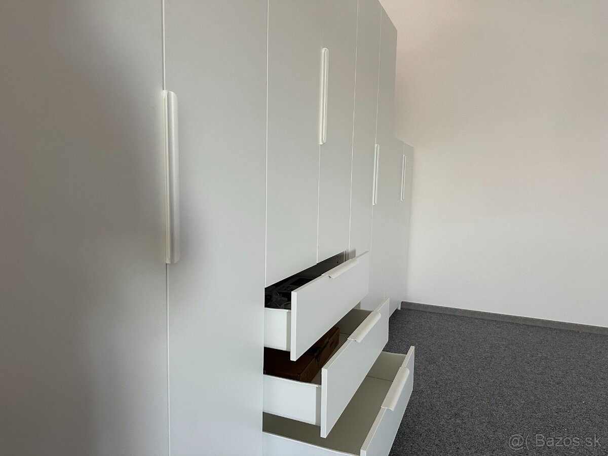 Ikea Platsa skriňová zostava so šírkou spolu 320 cm