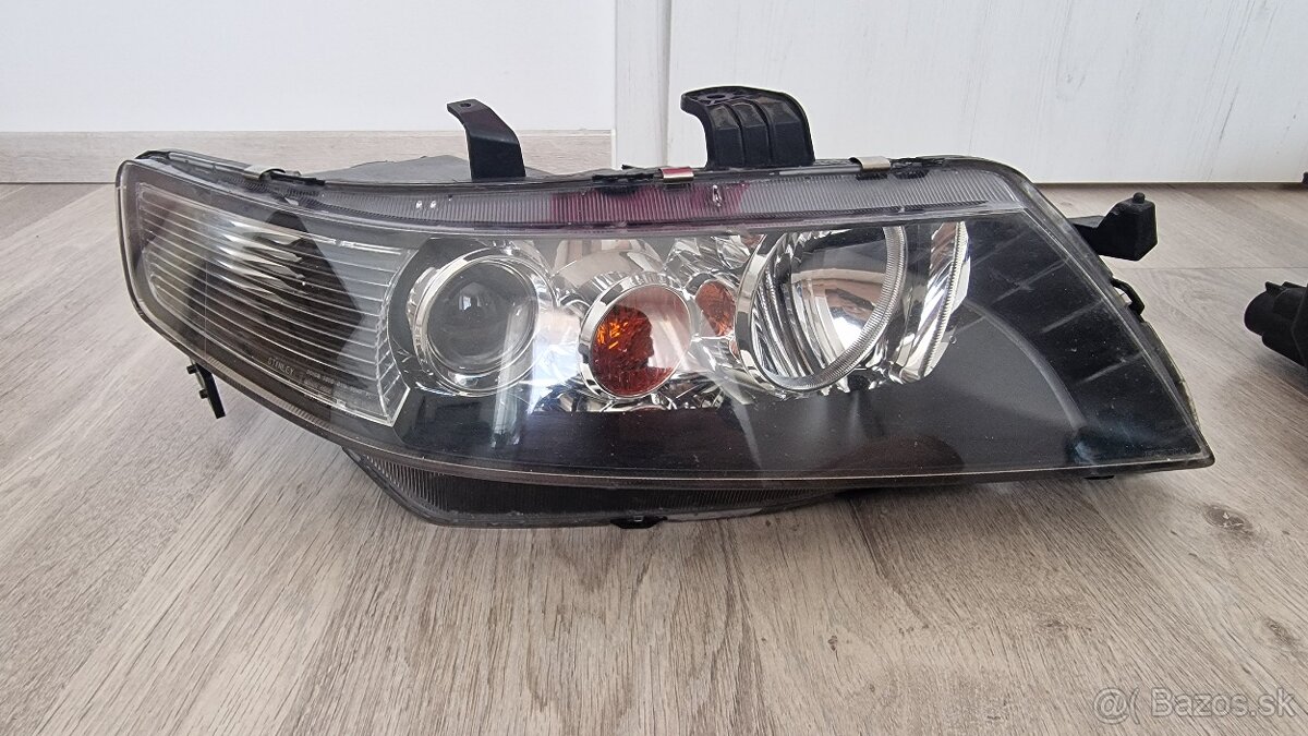 Honda Accord VII predfaceliftové svetlomety