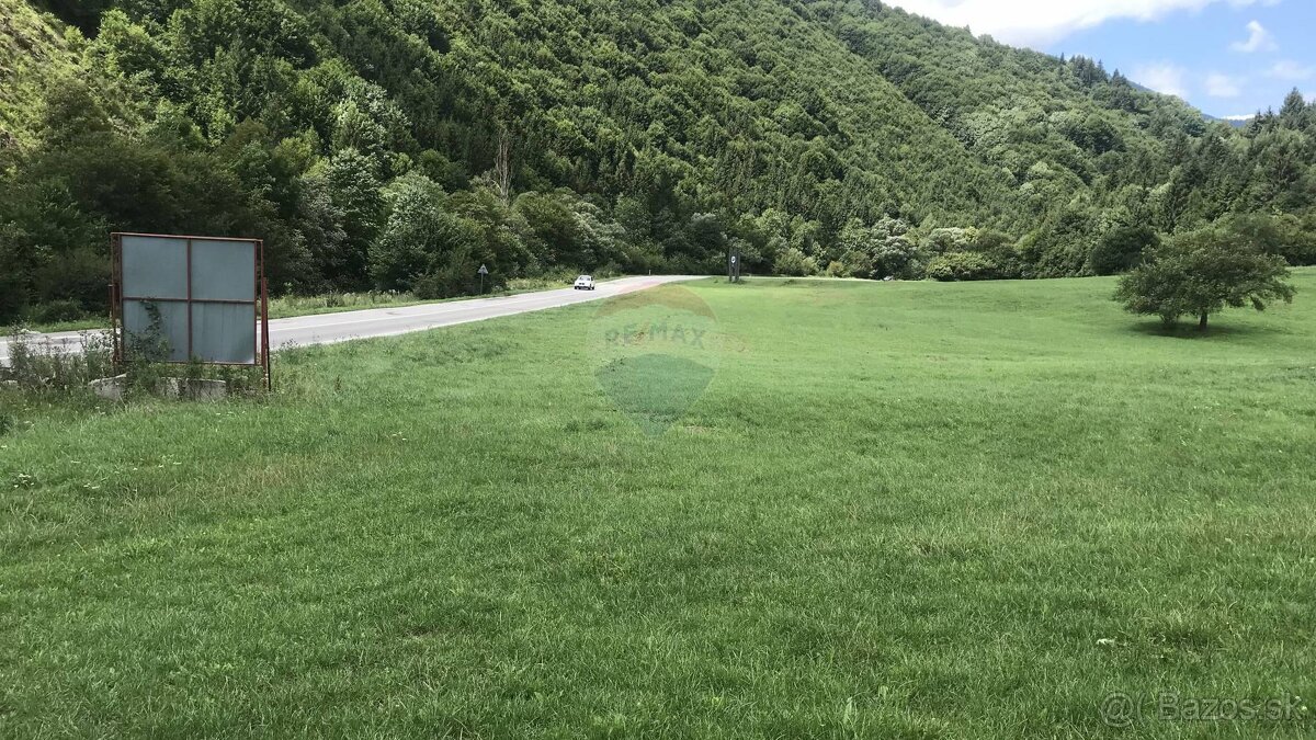 Na predaj pozemok v Párnici