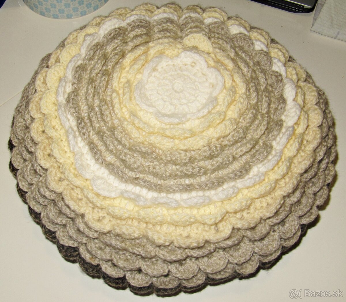 Háčkovaný vankúš