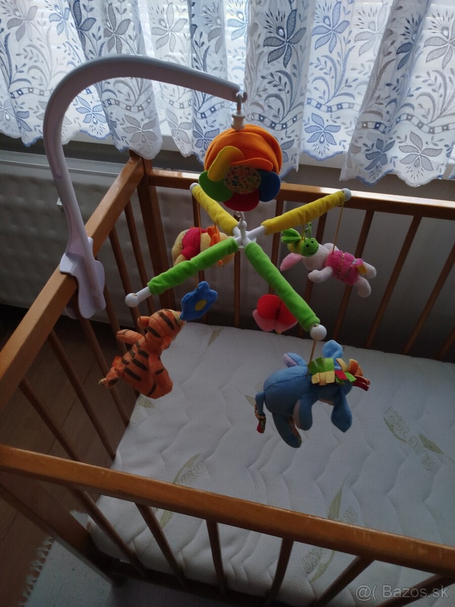 Kolotoč nad postieľku