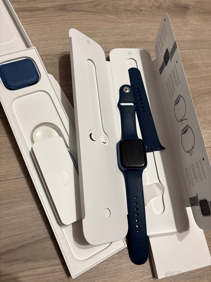 Predam Apple watch 7, 45mm, modré