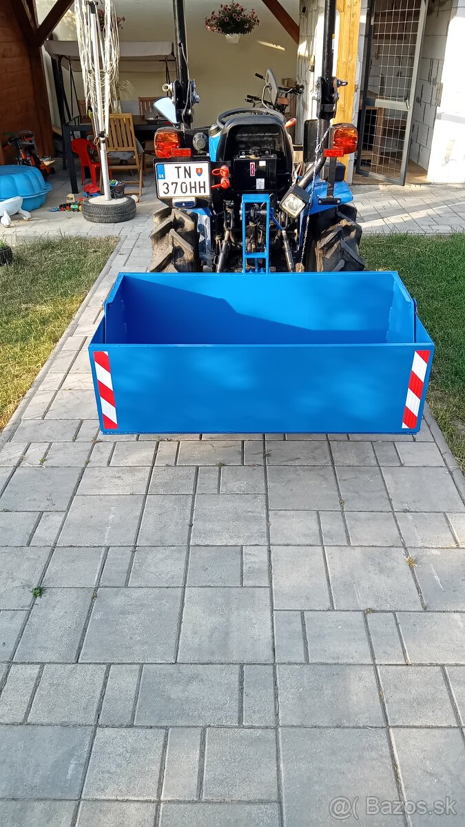 Transportný box manuálne sklápateľný za malotraktor