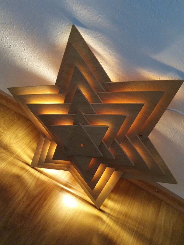 VIANOČNÁ HVIEZDA – LED-SVIETIACA