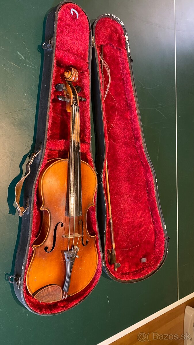 Predam Stare Starozitnosti husle.