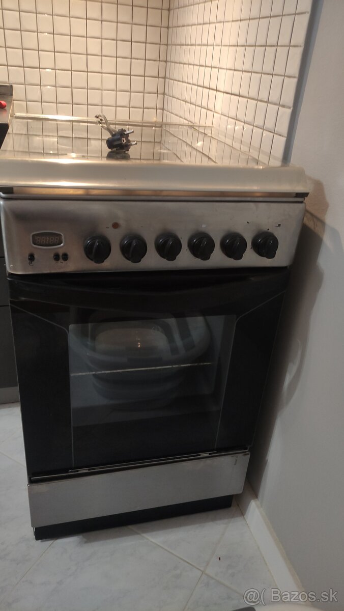 Sporák Indesit K3G55