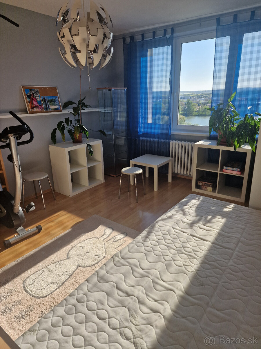 Prenájom -krásny zrekonštruovaný 3 izb.byt sídl. Nad jazerom
