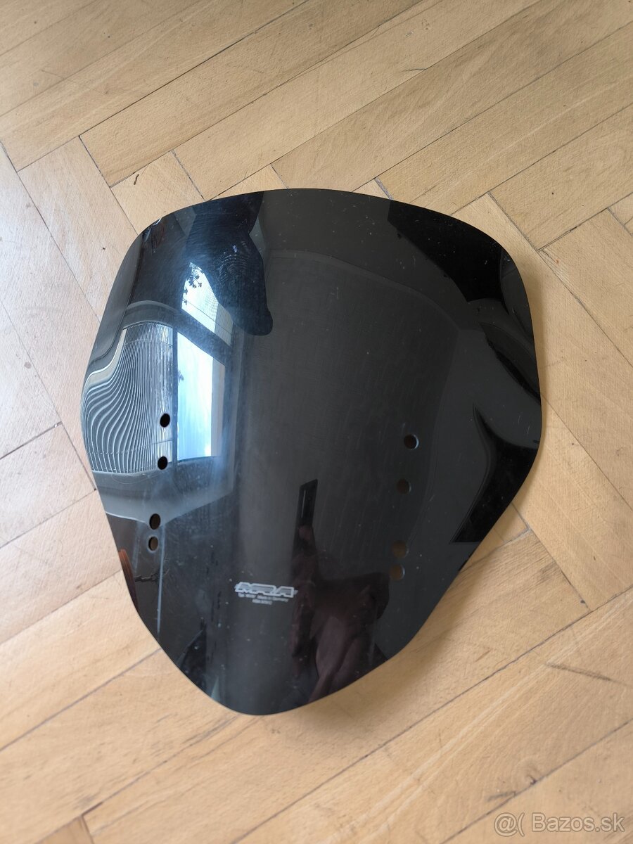 Predám plexi na V-strom 650