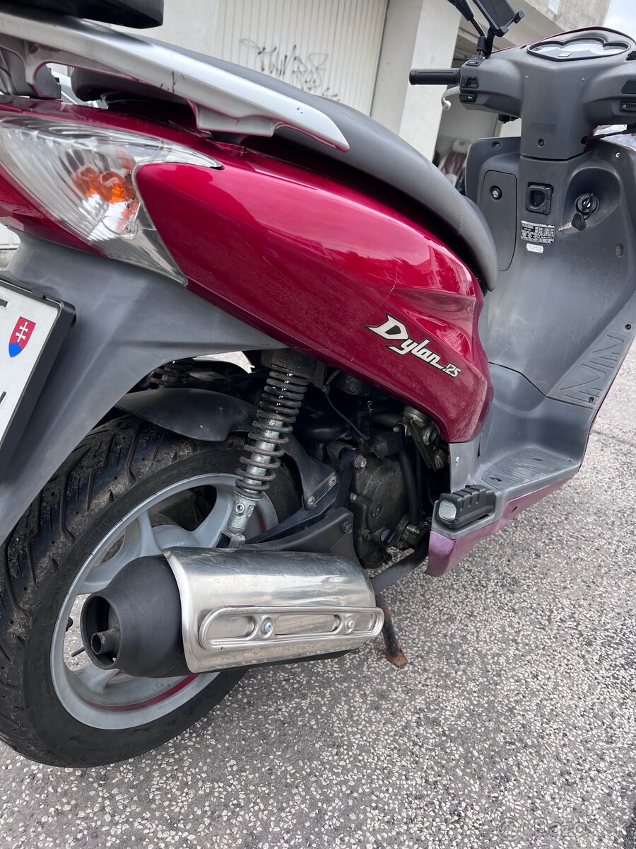 Skúter HONDA