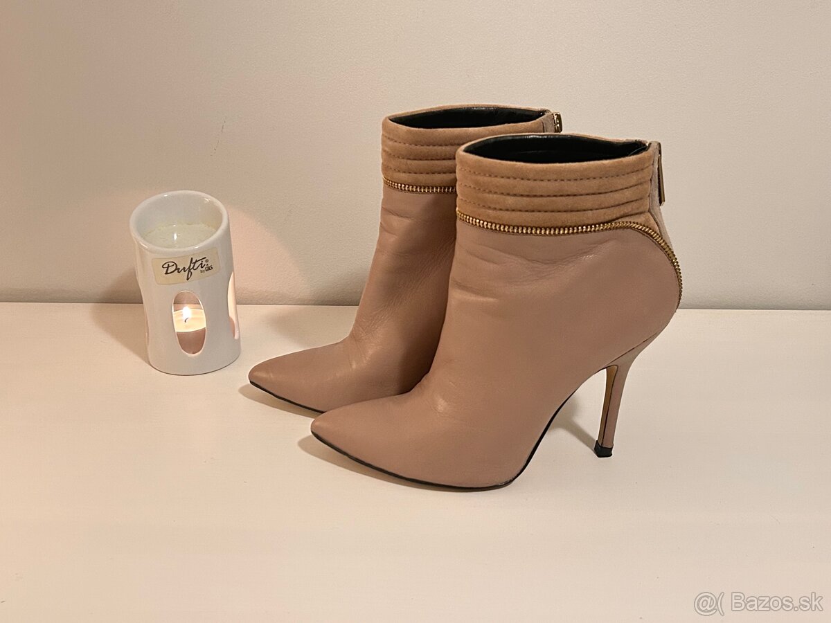 Bezove clenkove cizmy Guess