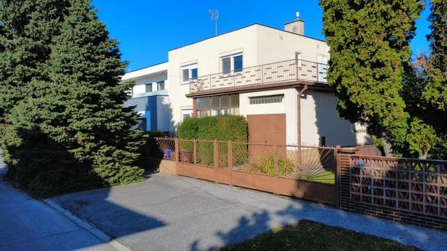 5 izbový rodinný dom s garážou, pivnicou, Kodalyová ul.