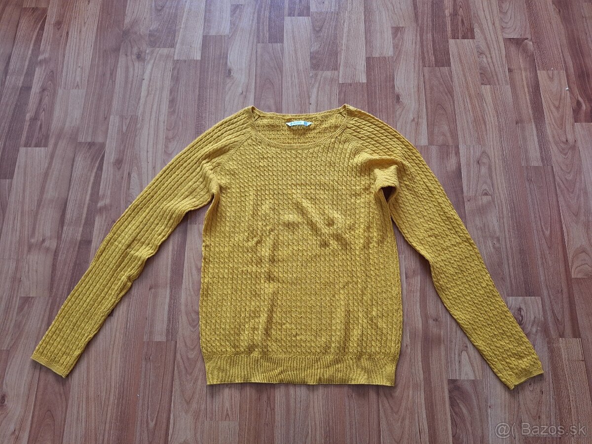 Pulovek horcicovej farby