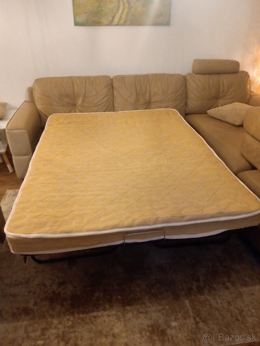 Kožená rozkladacia sedačka do L s taburetkou