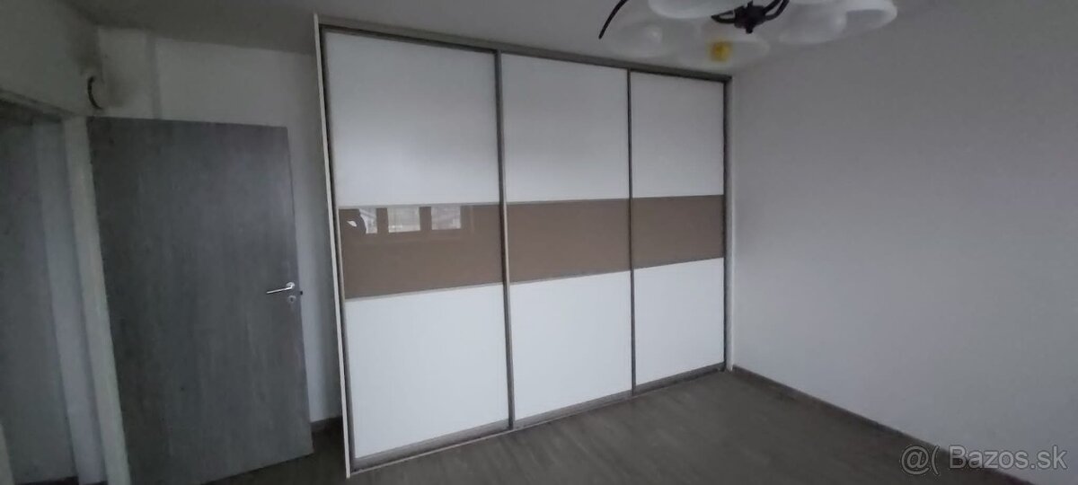Prenájom 4 izbového bytu v RD