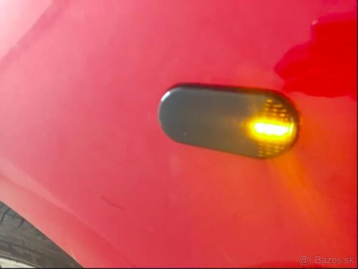 Dynamicke LED smerovky na blatník