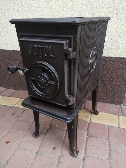 Liatinova pec kachle Jotul 600
