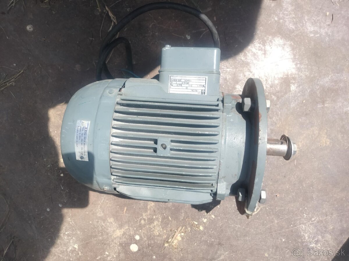 Prírubový elektromotor 2,2 kW (13)