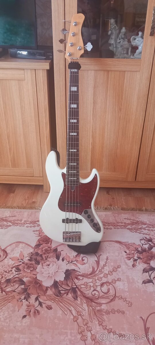 Marcus miller V7 gen2 5string