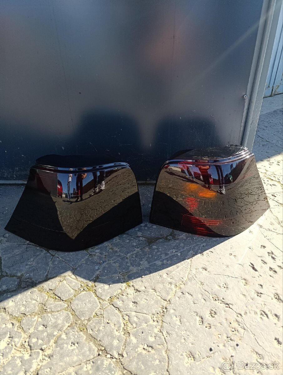 Predám zadné svetlá vw golf 4