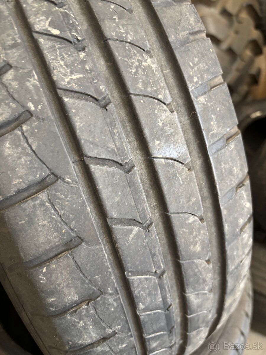 195/60R16 Goodyear Efficient Grip 89H