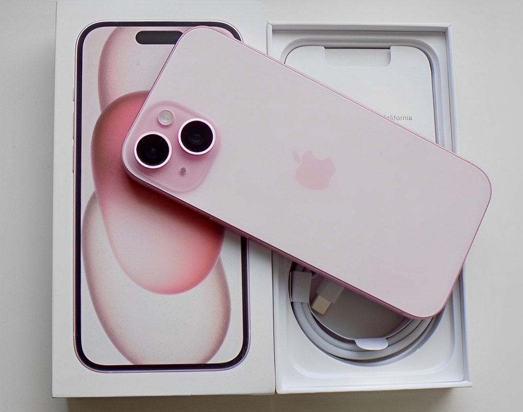 iPhone 15 Pink BATERIE 100% TOP