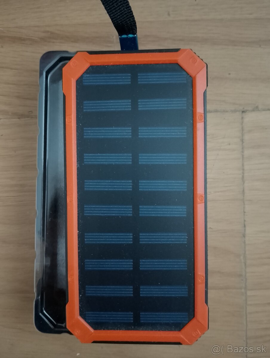 Predám solárnu dobijacku powebank 10000 mAh