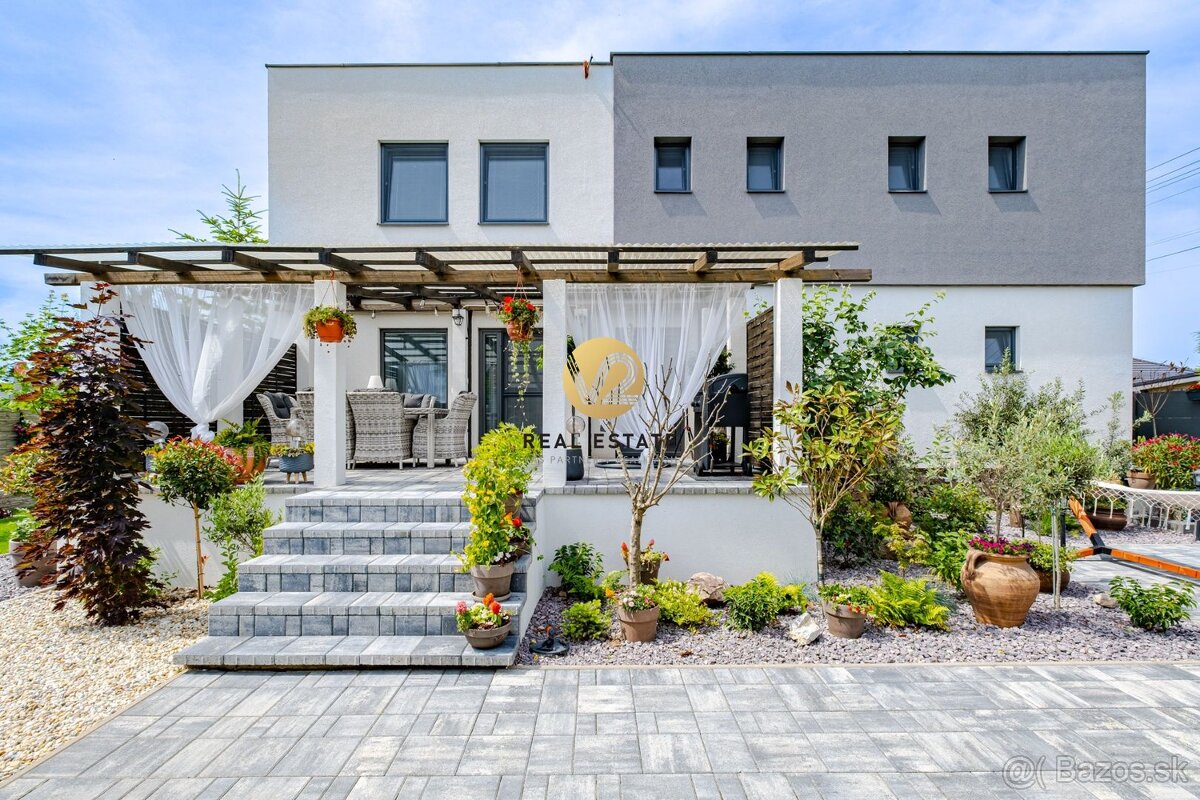 Na PREDAJ 6i novostavba 225m2 s bazénom a mediteránskou záhr