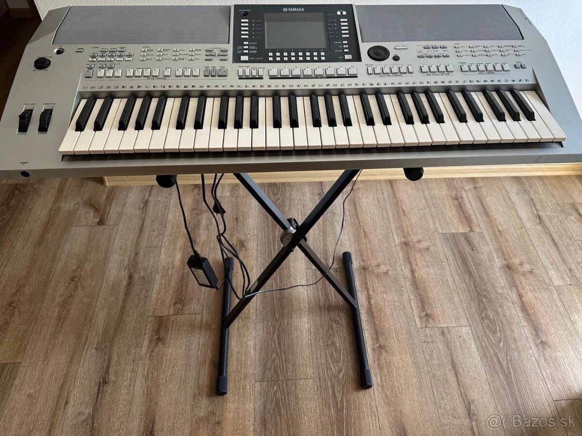 Klávesy YAMAHA PSR - S710