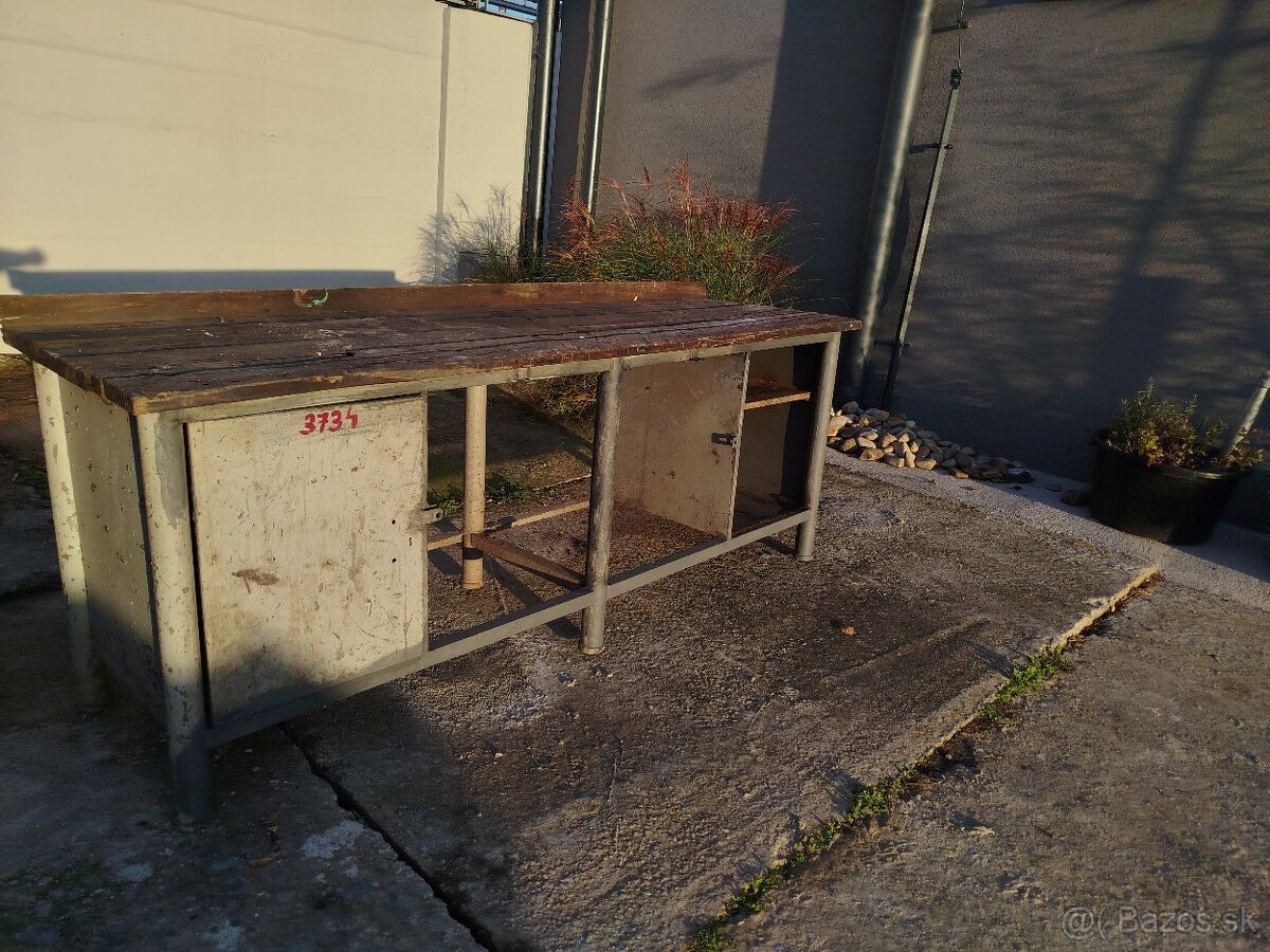 Predám pracovný stôl - ponk