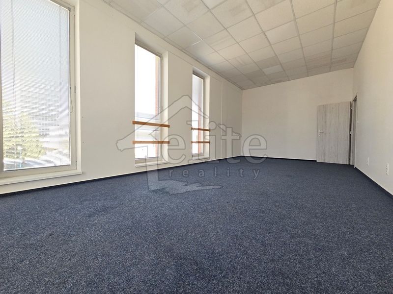 Prenájom, Komerčné/Kancelárske priestory (RK01031458)