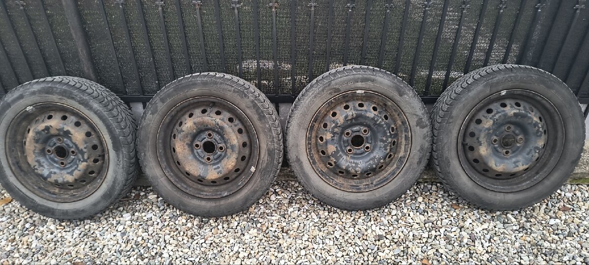 Predám 4 ks plechové disky 4x100 R15