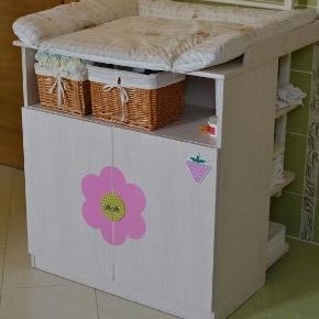 Predame prebalovaci pult a detsku skrinu zn. Cilek